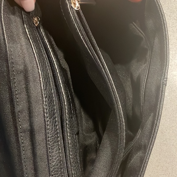 Danier leather purse /crossbody - Picture 5 of 5